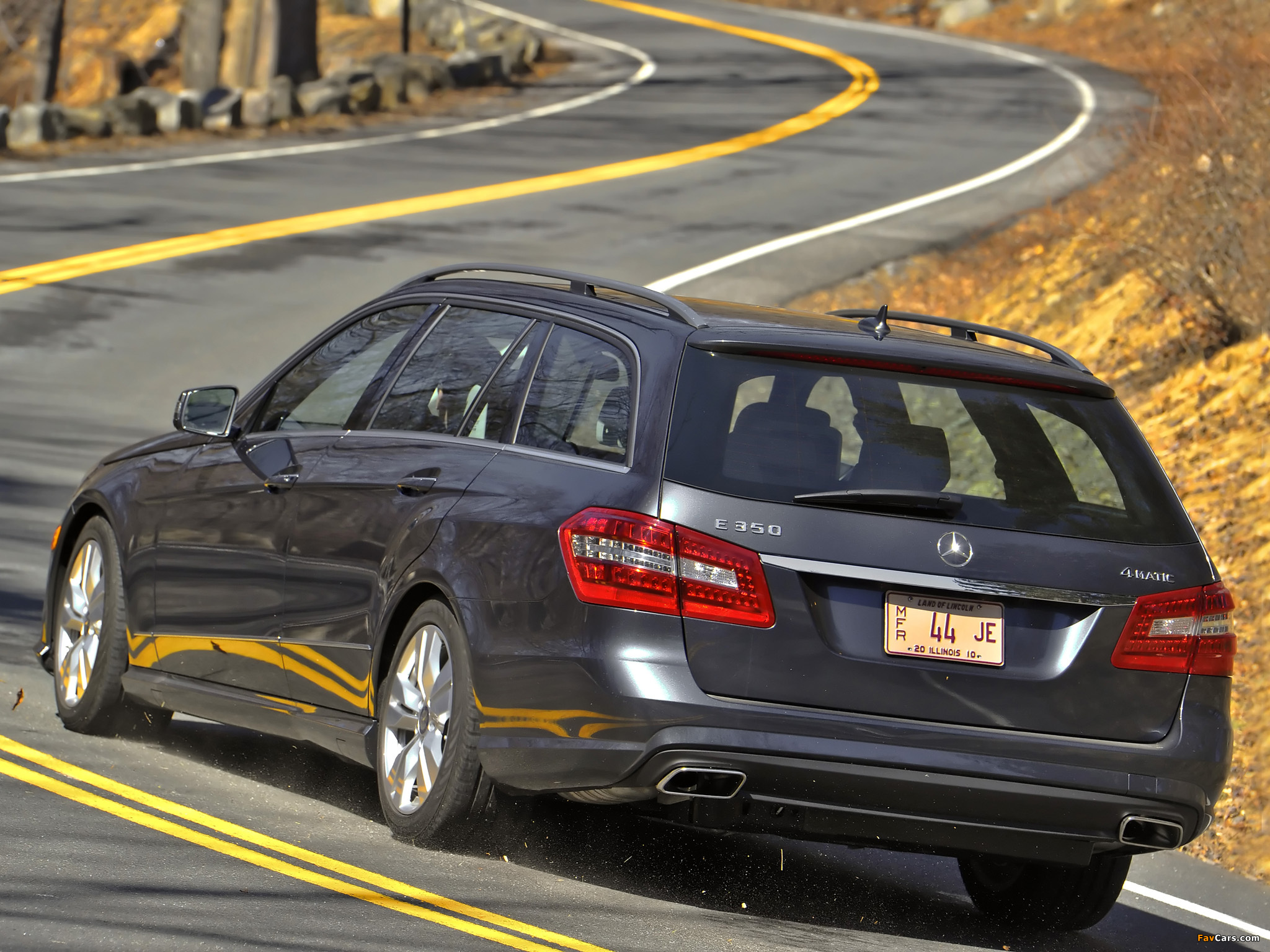 Images of Mercedes-Benz E 350 4MATIC Estate AMG Sports Package US-spec (S212) 2010–12 (2048 x 1536)
