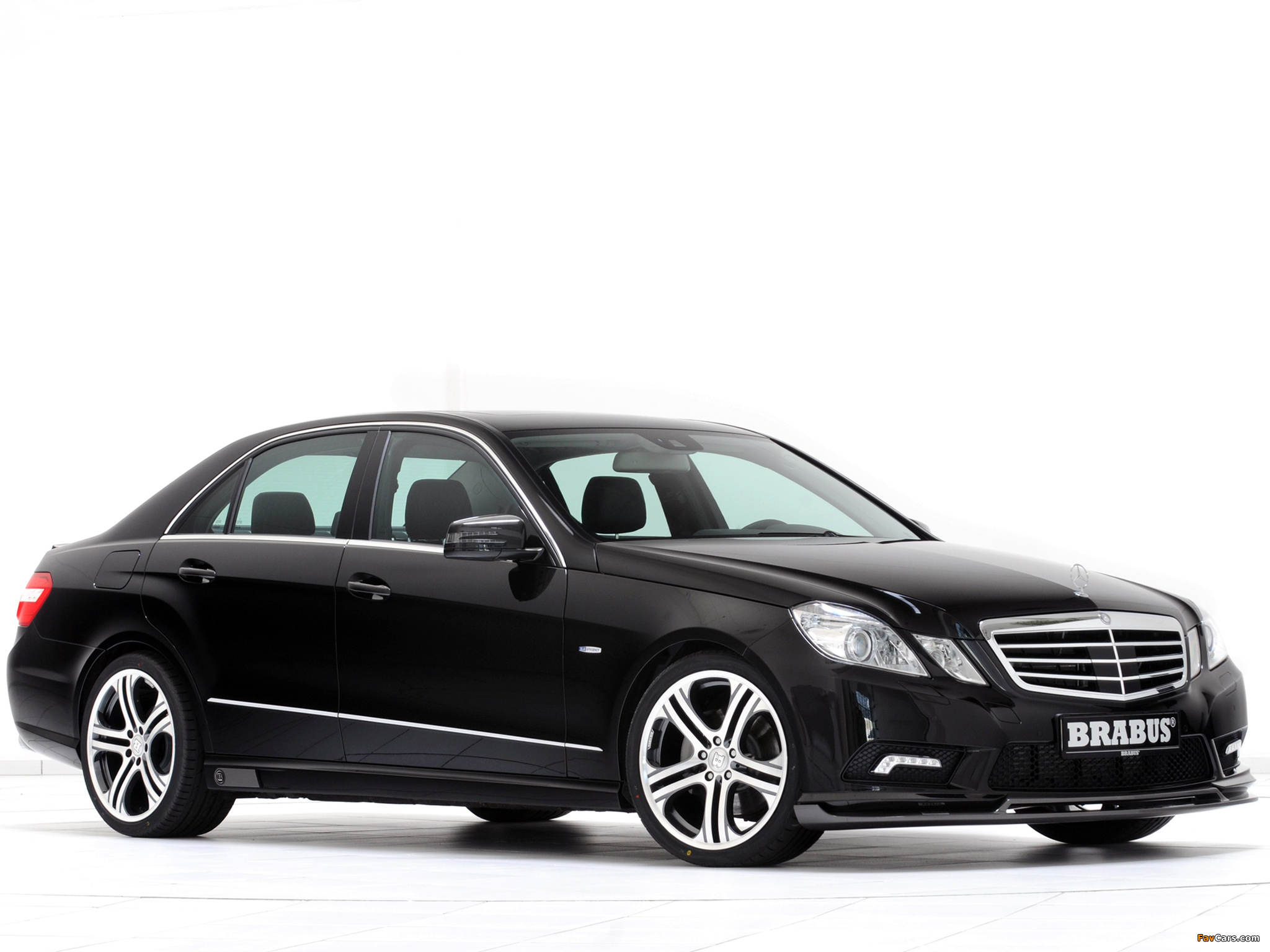 Images of Brabus Mercedes-Benz E-Klasse AMG Sports Package (W212) 2011 (2048 x 1536)