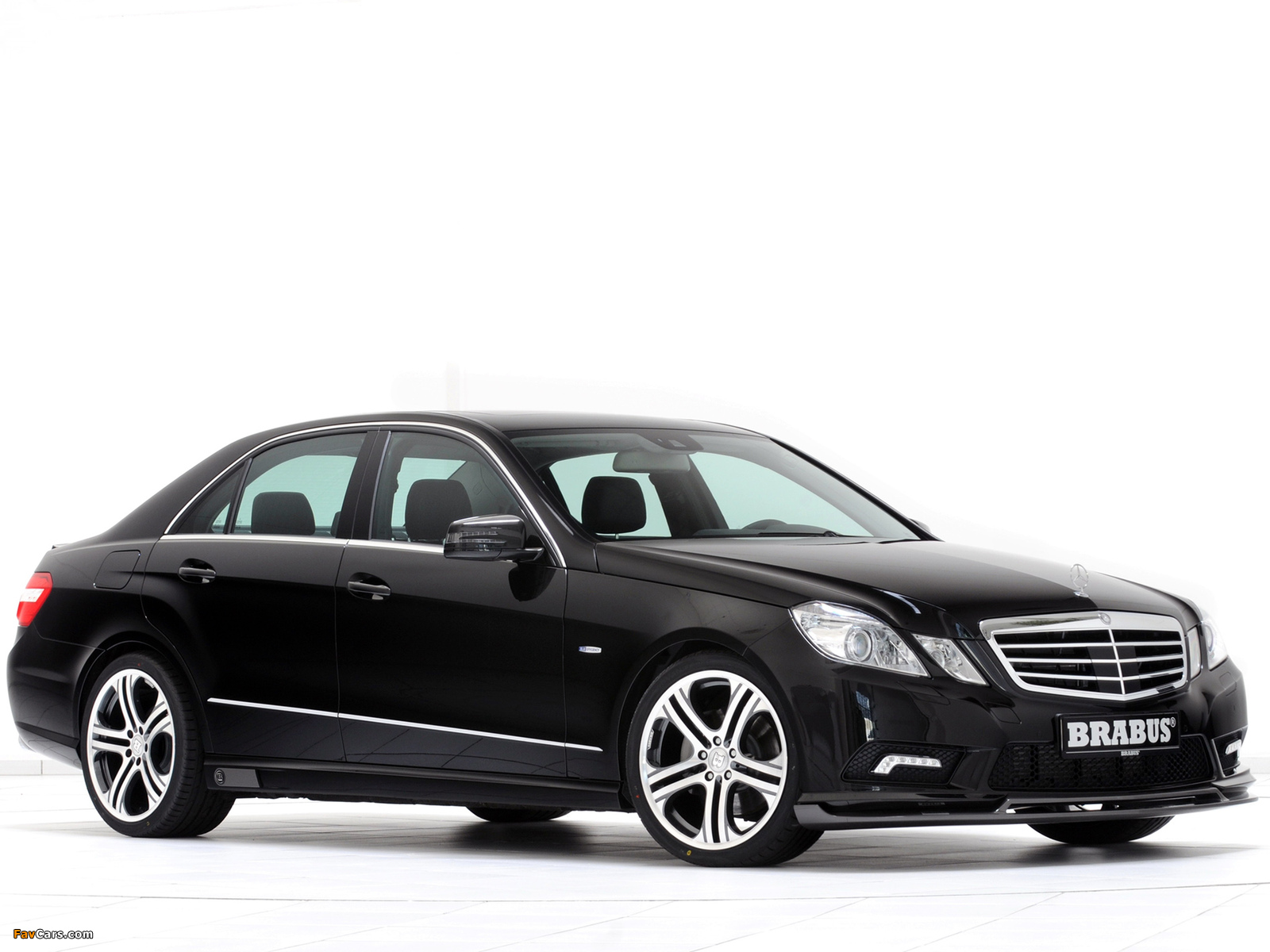 Images of Brabus Mercedes-Benz E-Klasse AMG Sports Package (W212) 2011 (1600 x 1200)