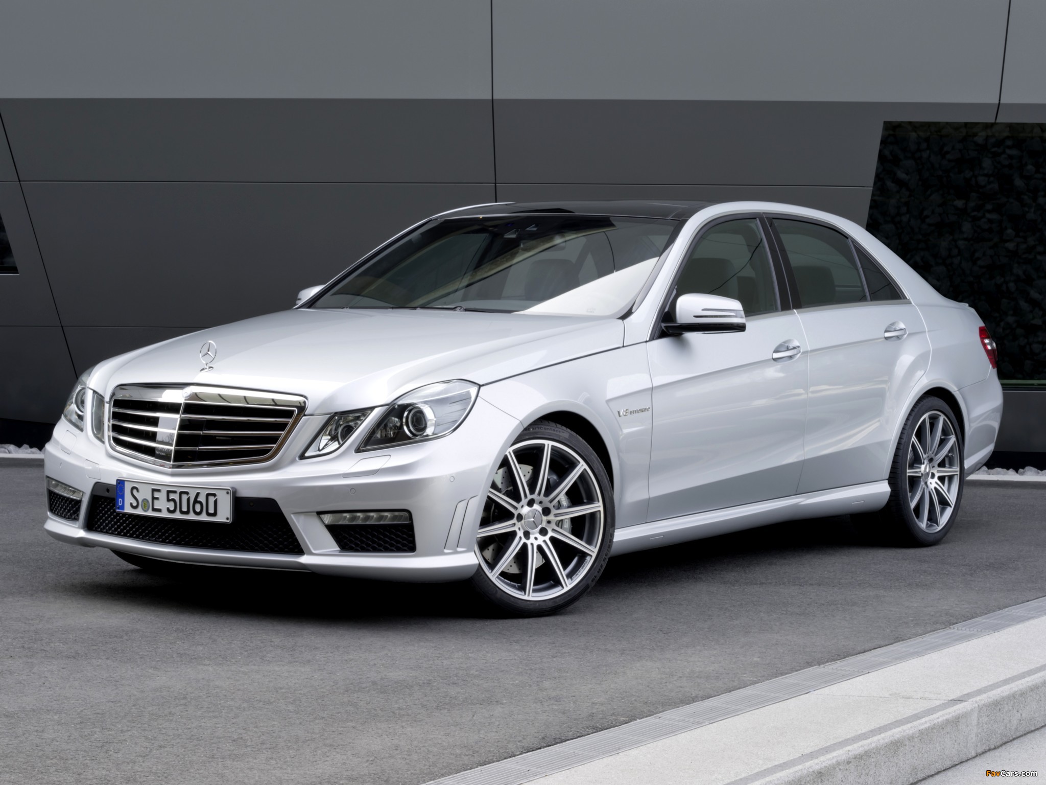 Images of Mercedes-Benz E 63 AMG (W212) 2011–12 (2048 x 1536)