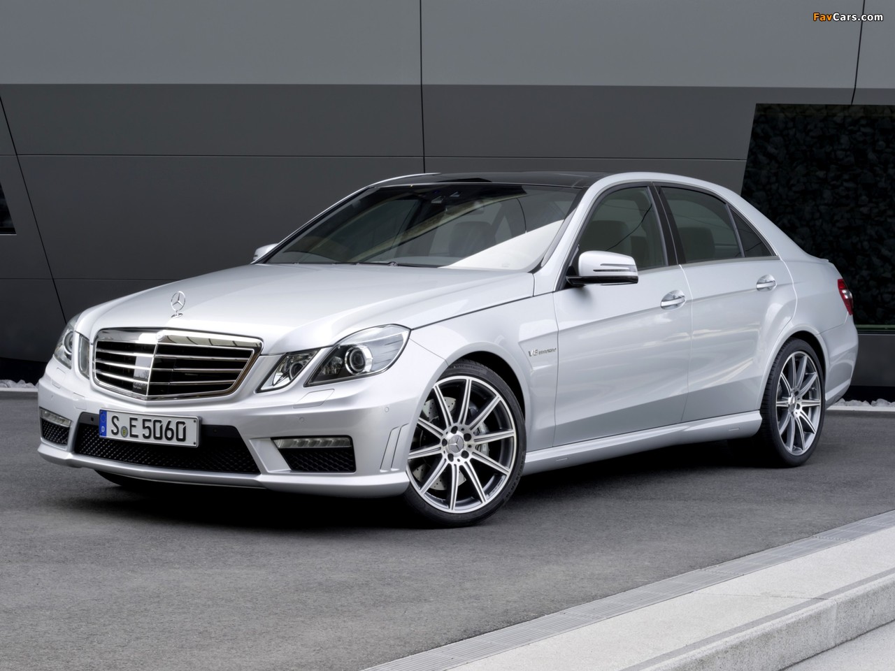 Images of Mercedes-Benz E 63 AMG (W212) 2011–12 (1280 x 960)