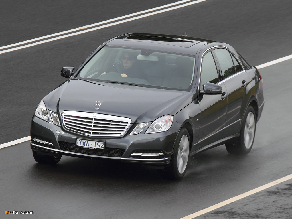 Images of Mercedes-Benz E 200 AU-spec (W212) 2012 (1024 x 768)