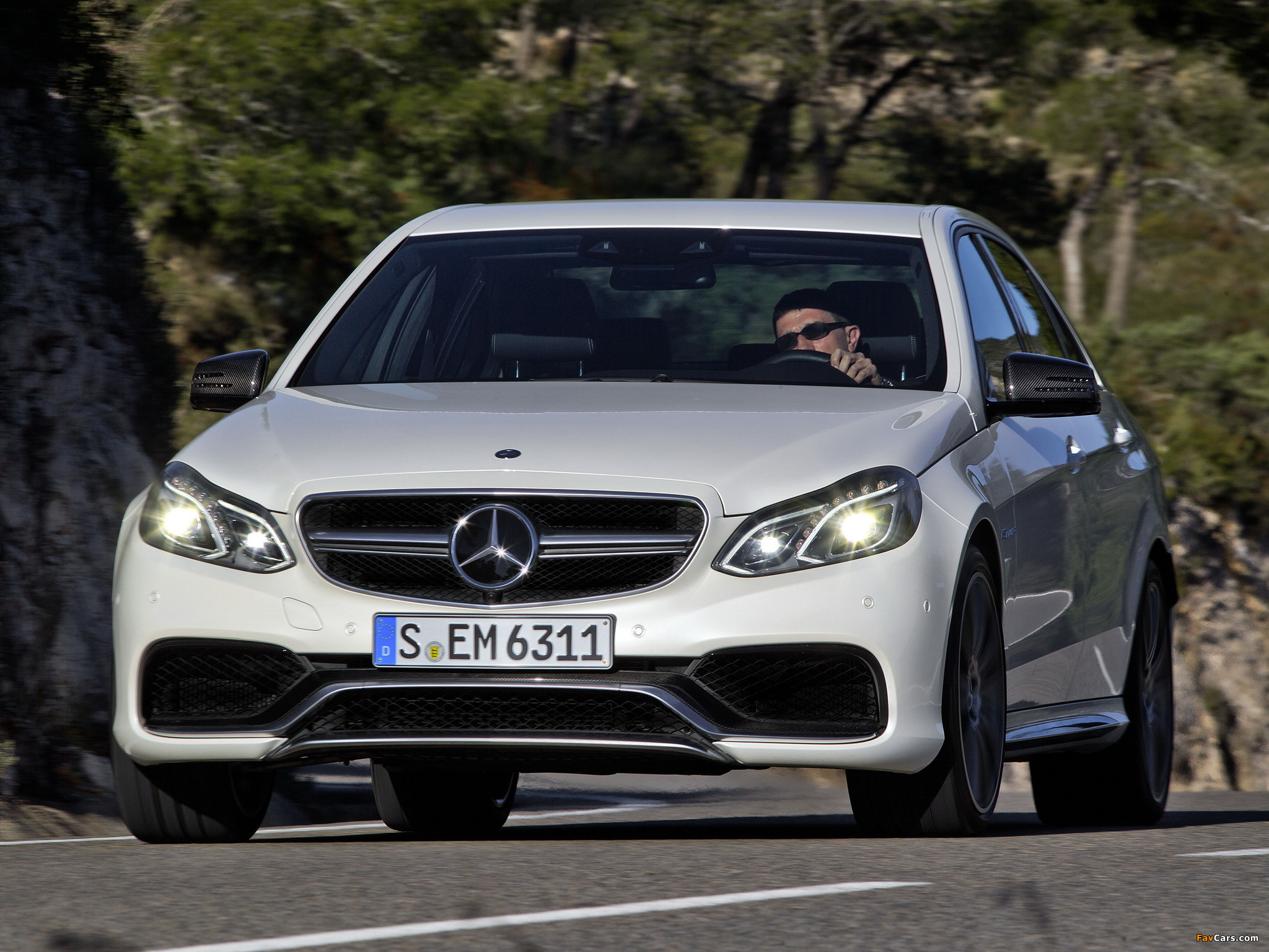 Images of Mercedes-Benz E 63 AMG S-Model (W212) 2013 (2048 x 1536)