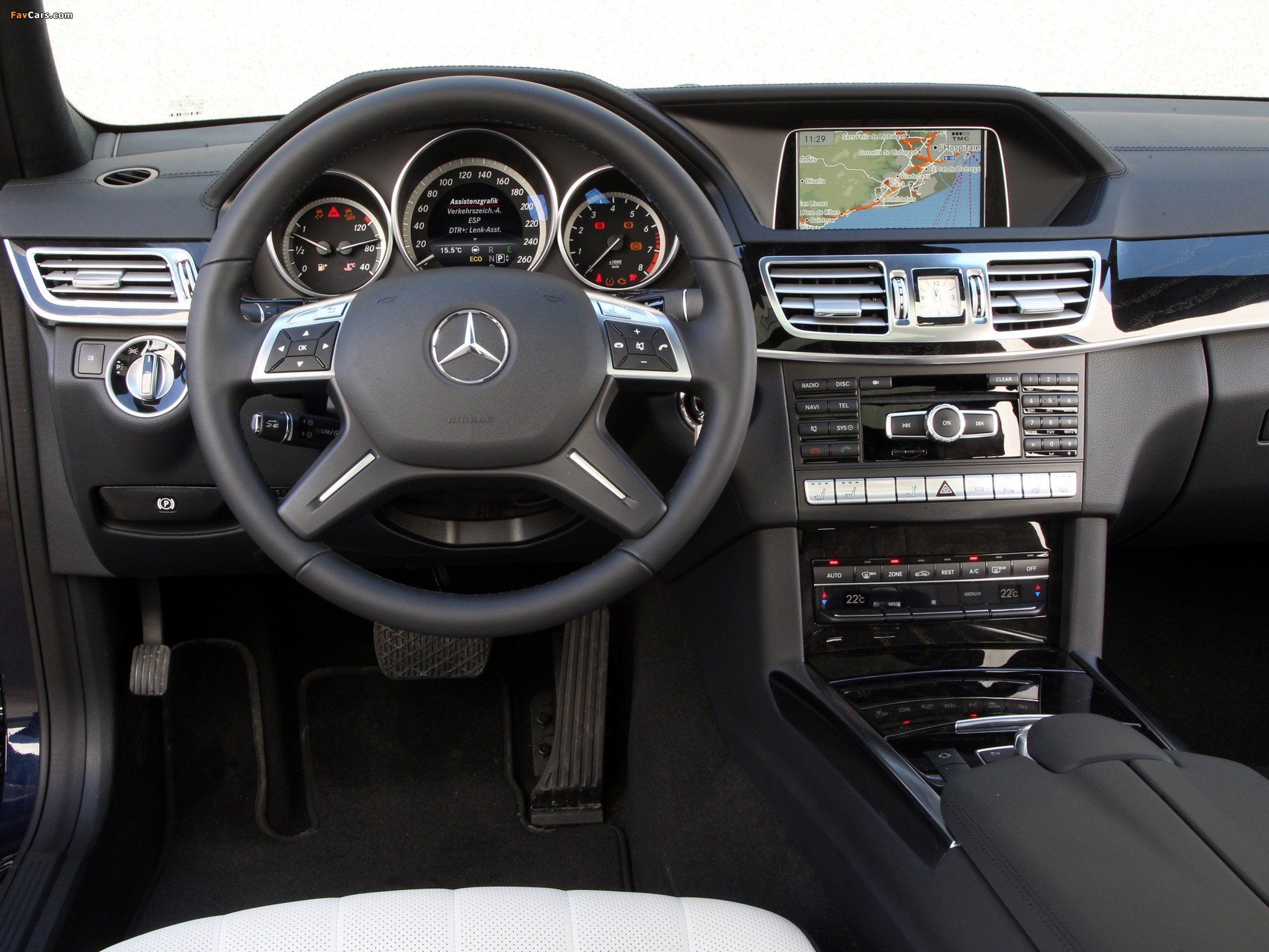 Images of Mercedes-Benz E 400 Estate (S212) 2013 (2048 x 1536)
