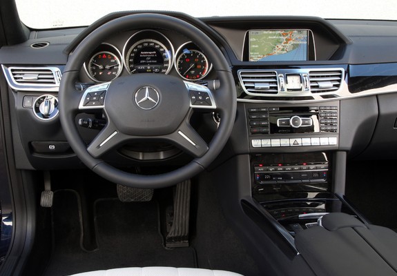 Images of Mercedes-Benz E 400 Estate (S212) 2013