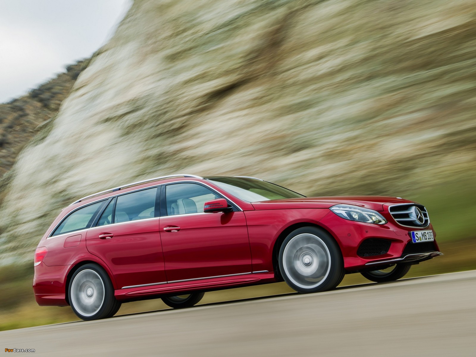 Images of Mercedes-Benz E 250 AMG Sports Package Estate (S212) 2013 (1600 x 1200)