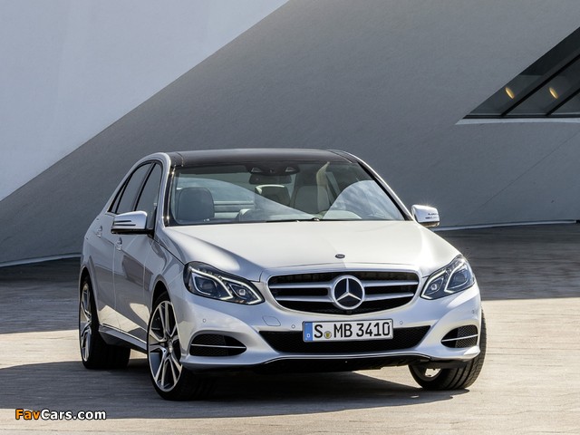 Images of Mercedes-Benz E 350 4MATIC (W212) 2013 (640 x 480)