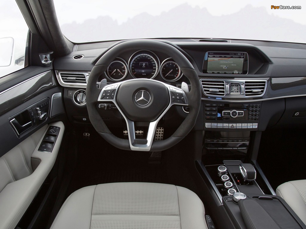 Images of Mercedes-Benz E 63 AMG S-Model Estate (S212) 2013 (1024 x 768)