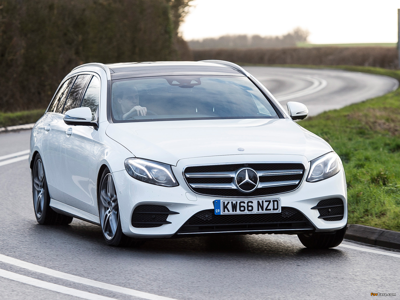 Images of Mercedes-Benz E 220 d 4MATIC AMG Line Estate UK-spec (S213) 2016 (1600 x 1200)