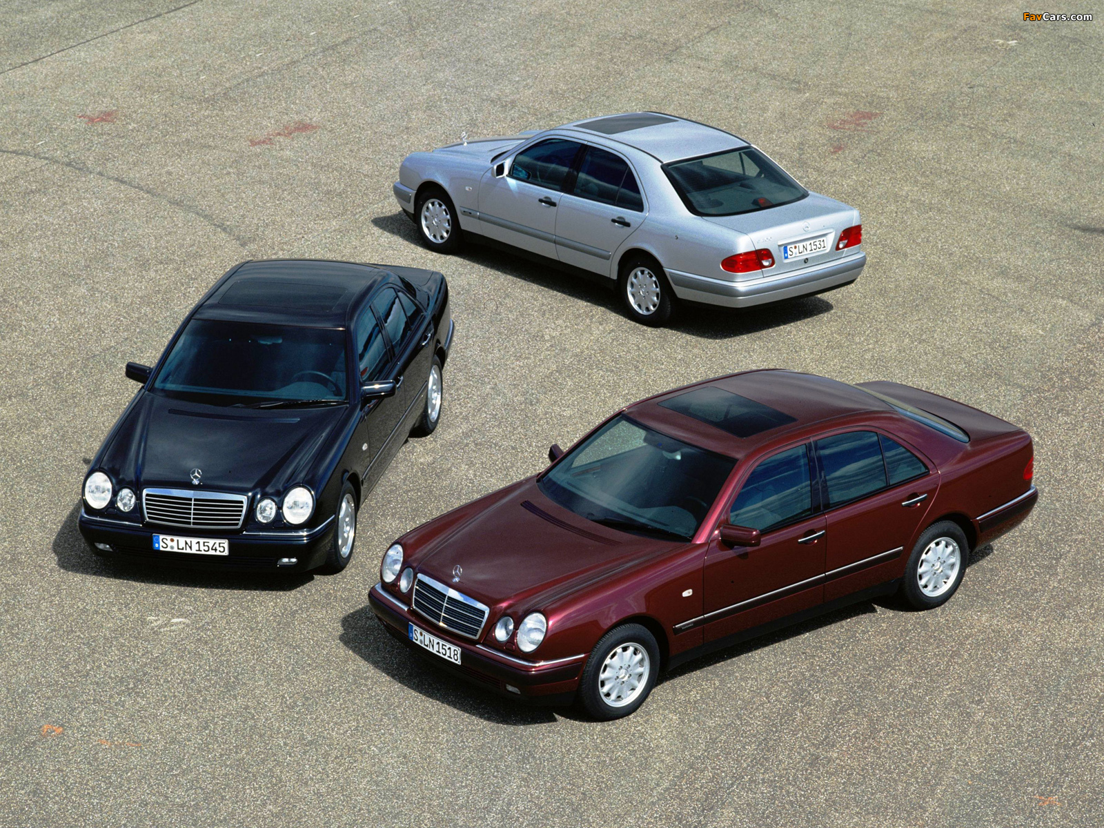 Images of Mercedes-Benz E-Klasse (W210) 1995 (1600 x 1200)