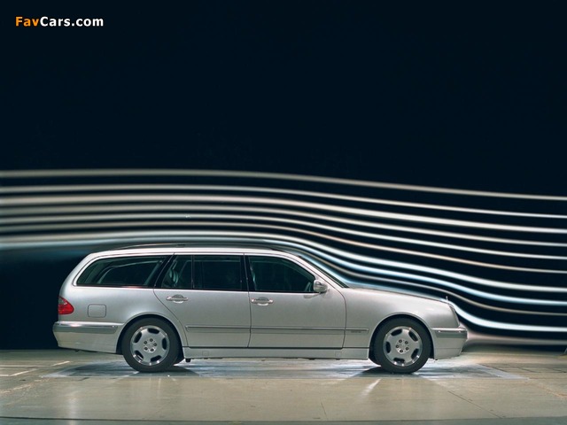 Images of Mercedes-Benz E-Klasse Estate (S210) 1996 (640 x 480)