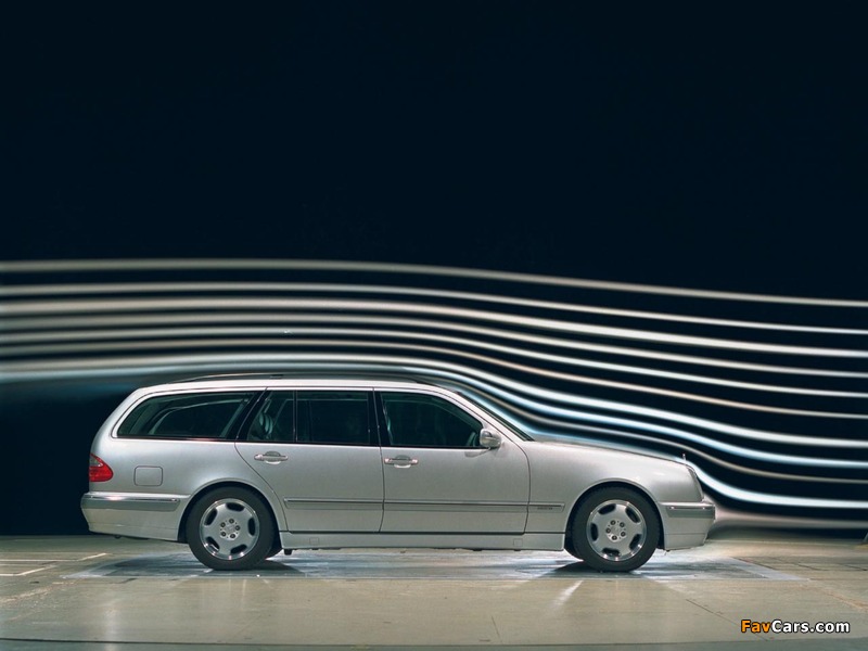 Images of Mercedes-Benz E-Klasse Estate (S210) 1996 (800 x 600)