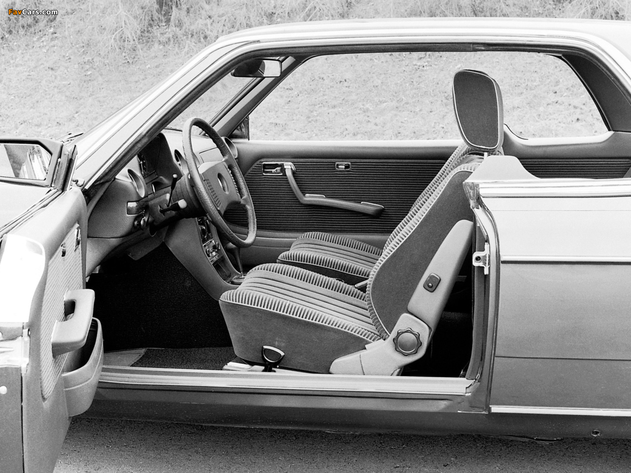 Mercedes-Benz E-Klasse Coupe (C123) 1977–85 photos (1280 x 960)