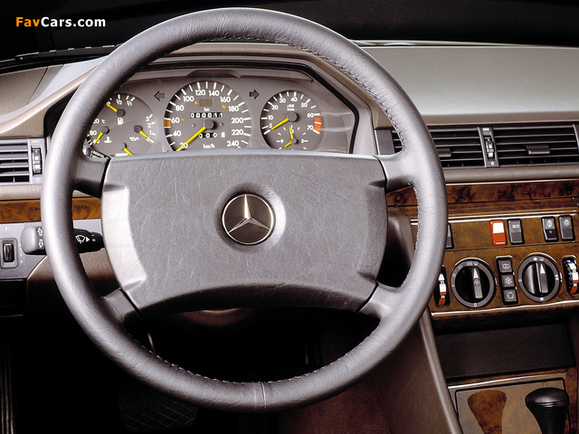 Mercedes-Benz 300 E (W124) 1985–92 photos (640 x 480)