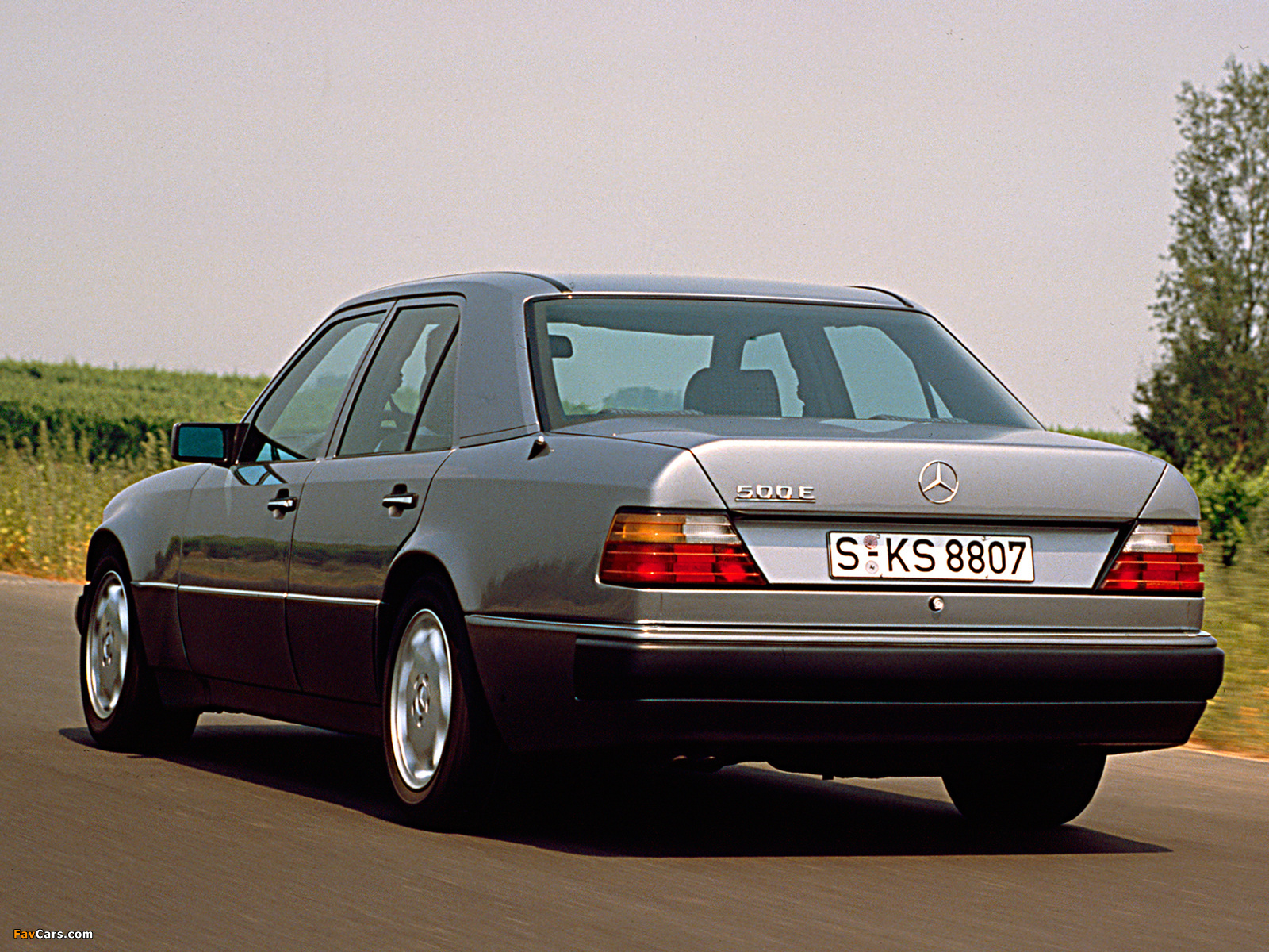 Mercedes-Benz 500 E (W124) 1990–93 photos (1600 x 1200)