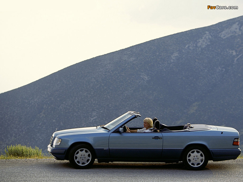 Mercedes-Benz E 220 Cabrio (A124) 1993–96 photos (800 x 600)