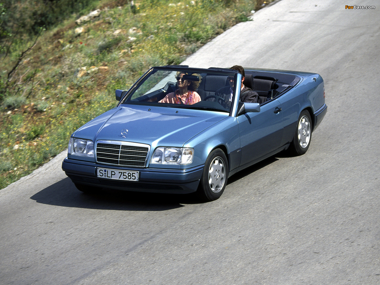 Mercedes-Benz E 220 Cabrio (A124) 1993–96 photos (1280 x 960)