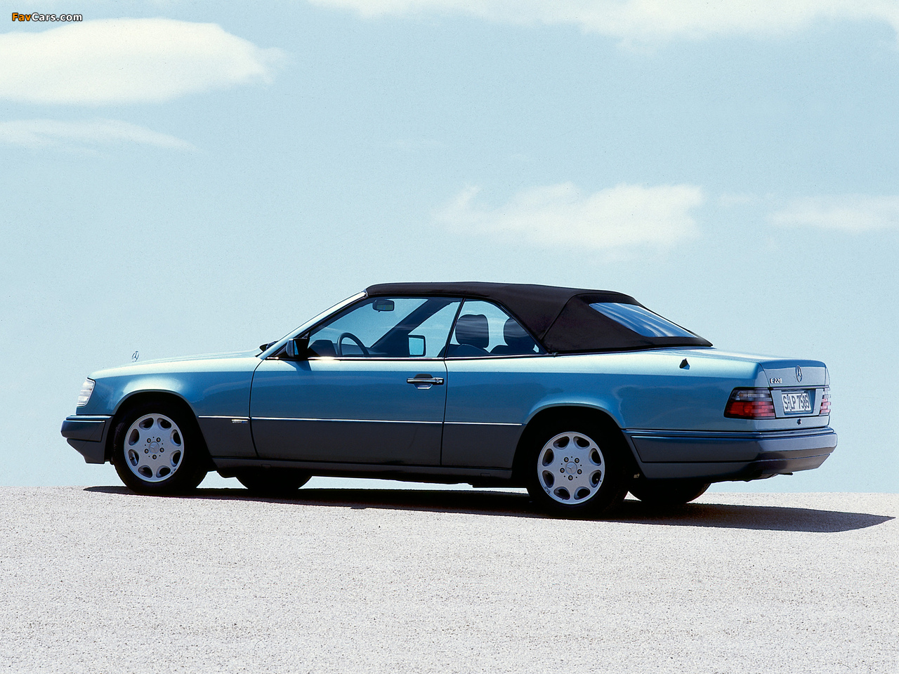 Mercedes-Benz E 220 Cabrio (A124) 1993–96 photos (1280 x 960)