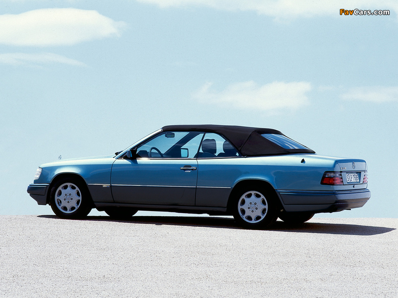 Mercedes-Benz E 220 Cabrio (A124) 1993–96 photos (800 x 600)