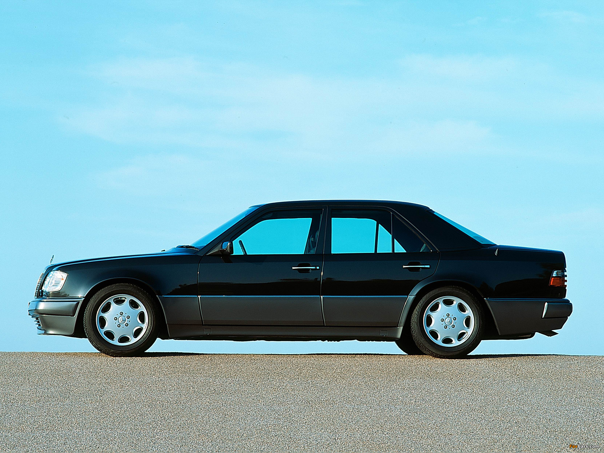 Mercedes-Benz E 500 (W124) 1993–95 pictures (2048 x 1536)