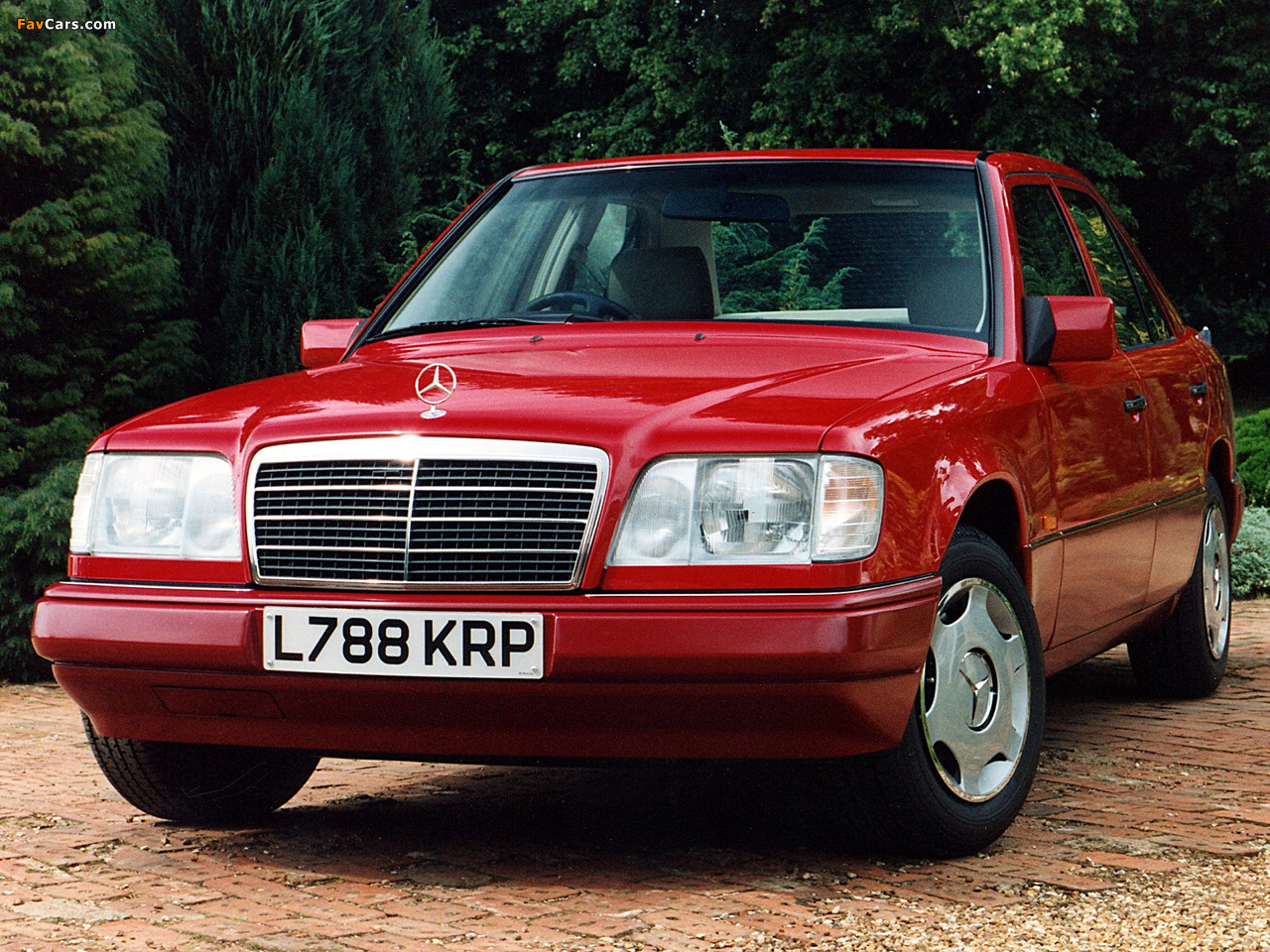 Mercedes-Benz E-Klasse UK-spec (W124) 1993–95 pictures (1280 x 960)