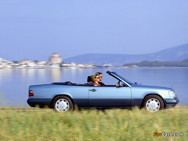 Mercedes-Benz E 220 Cabrio (A124) 1993–96 pictures (640 x 480)