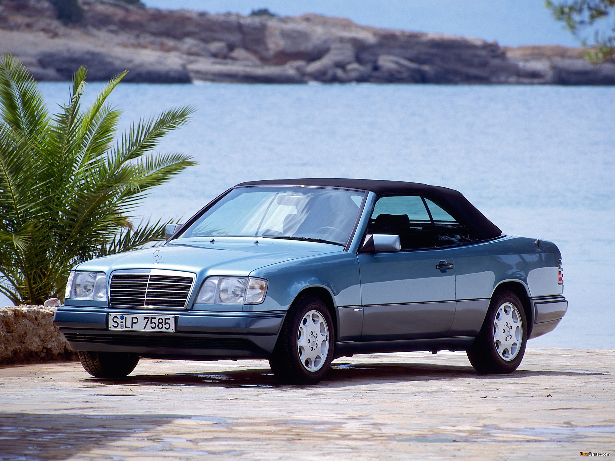 Mercedes-Benz E 220 Cabrio (A124) 1993–96 wallpapers (2048 x 1536)