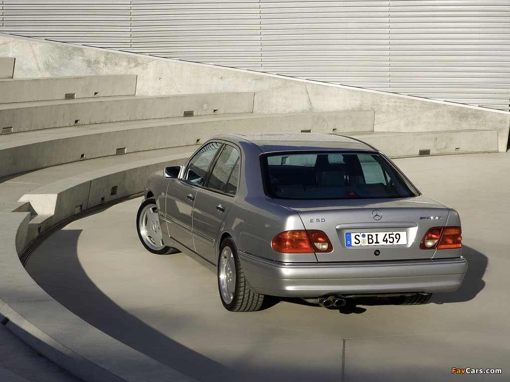 Mercedes-Benz E 50 AMG (W210) 1996–97 wallpapers (1024 x 768)