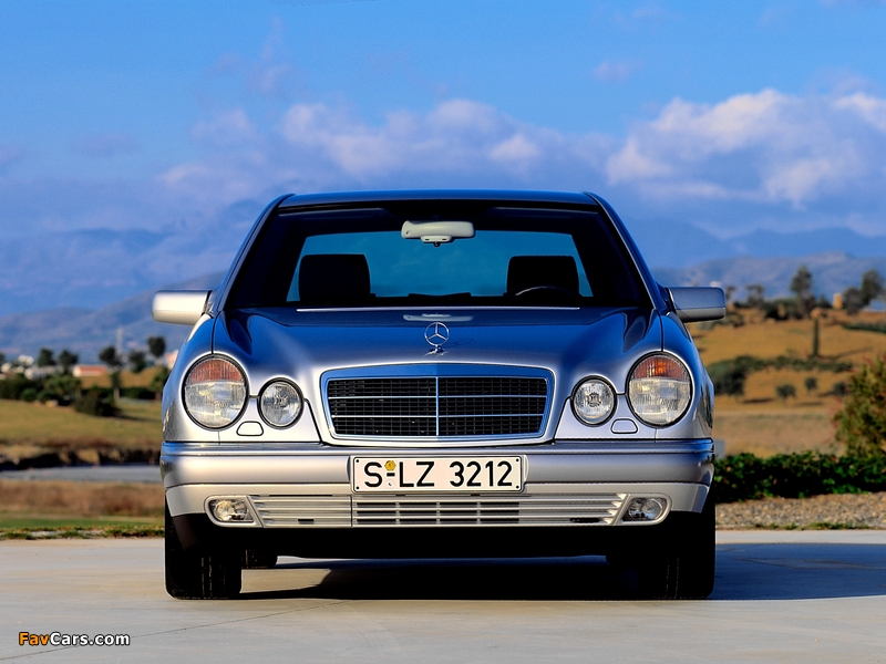 Mercedes-Benz E 320 4MATIC (W210) 1997–99 photos (800 x 600)