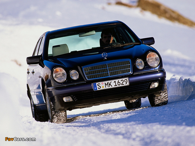 Mercedes-Benz E 320 4MATIC (W210) 1997–99 photos (640 x 480)