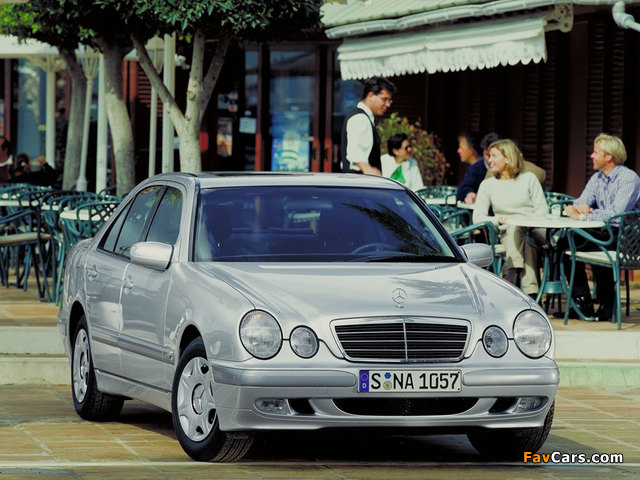 Mercedes-Benz E 200 (W210) 1999–2001 images (640 x 480)