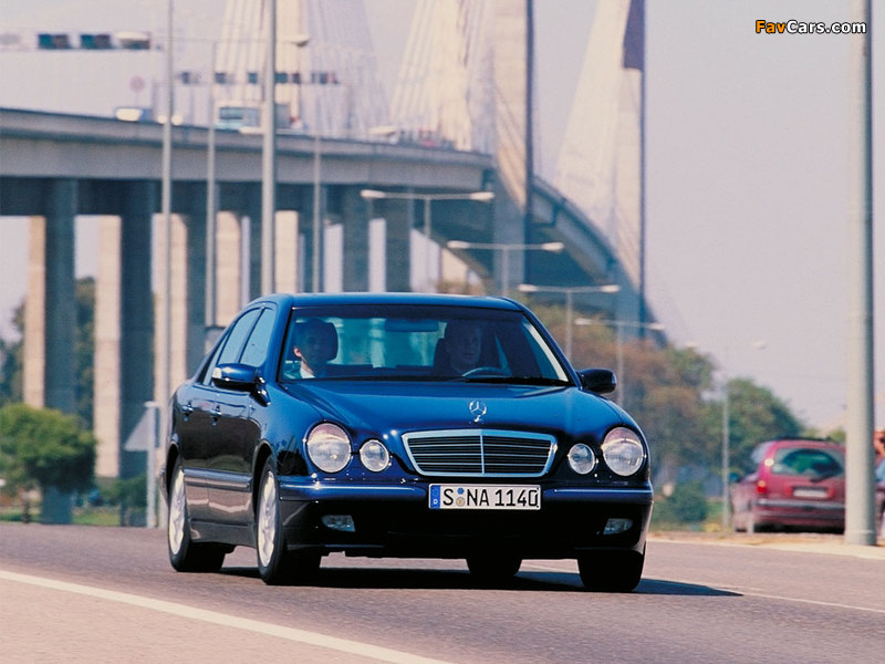 Mercedes-Benz E 240 (W210) 1999–2002 pictures (800 x 600)