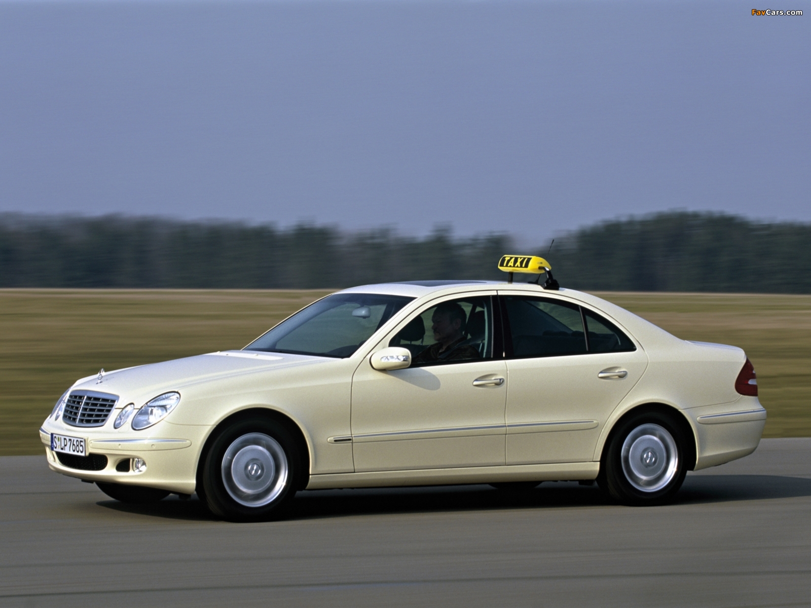 Mercedes-Benz E 220 CDI Taxi (W211) 2002–06 pictures (1600 x 1200)