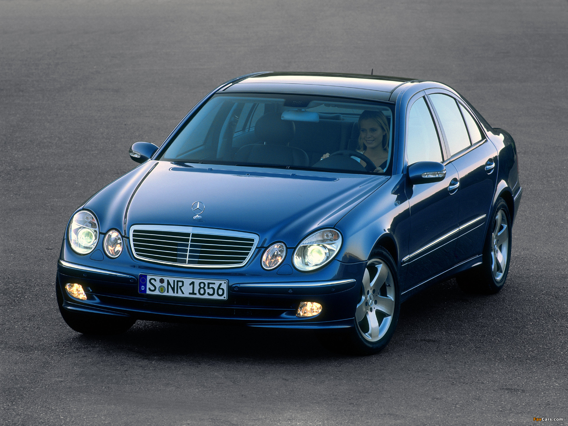 Mercedes-Benz E 500 (W211) 2002–06 pictures (1920 x 1440)