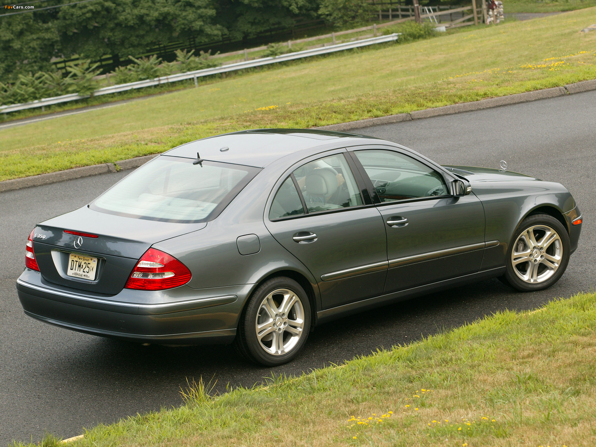 Mercedes-Benz E 350 US-spec (W211) 2004–06 images (2048 x 1536)