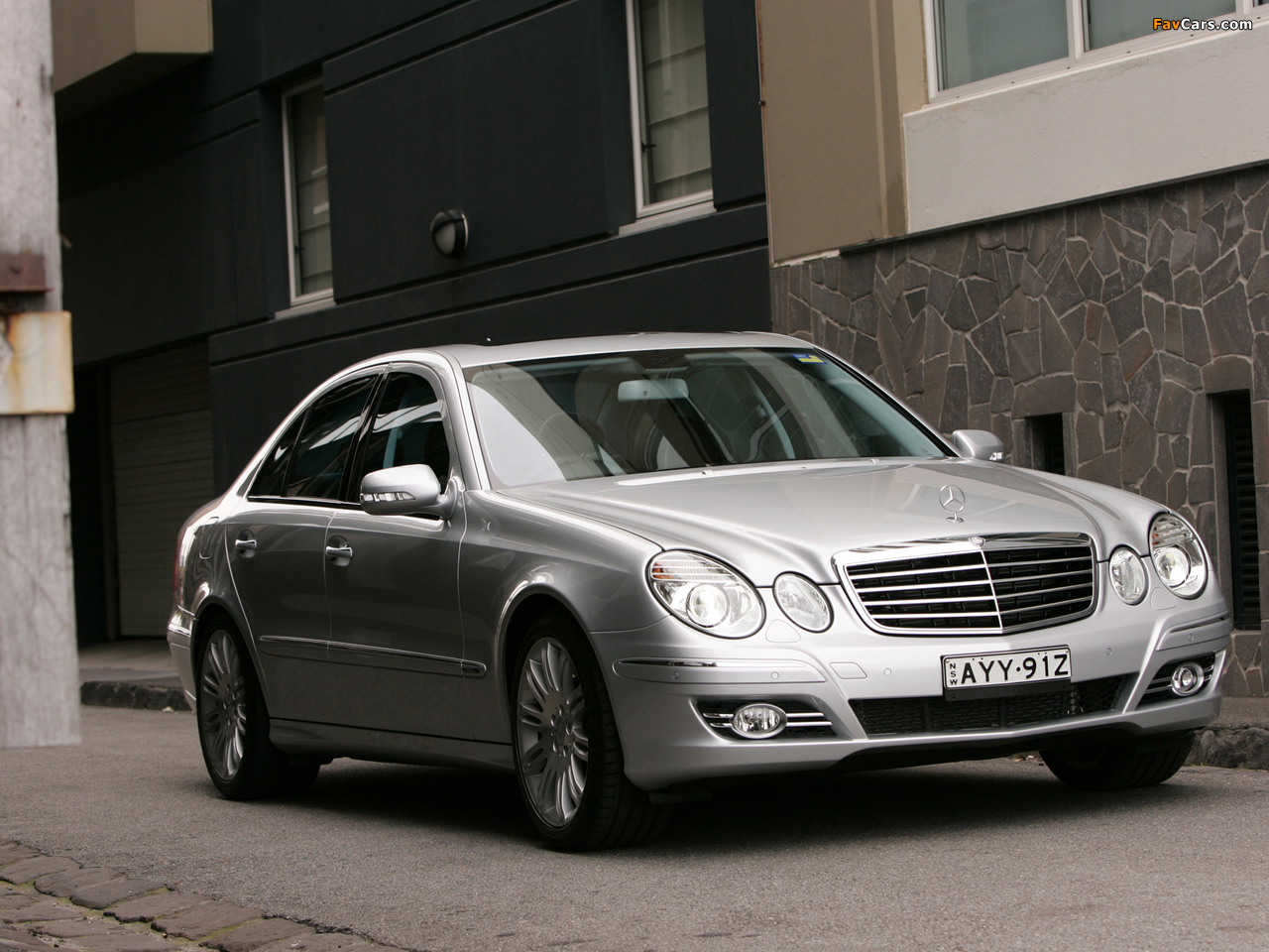 Mercedes-Benz E 500 AU-spec (W211) 2006–09 images (1280 x 960)