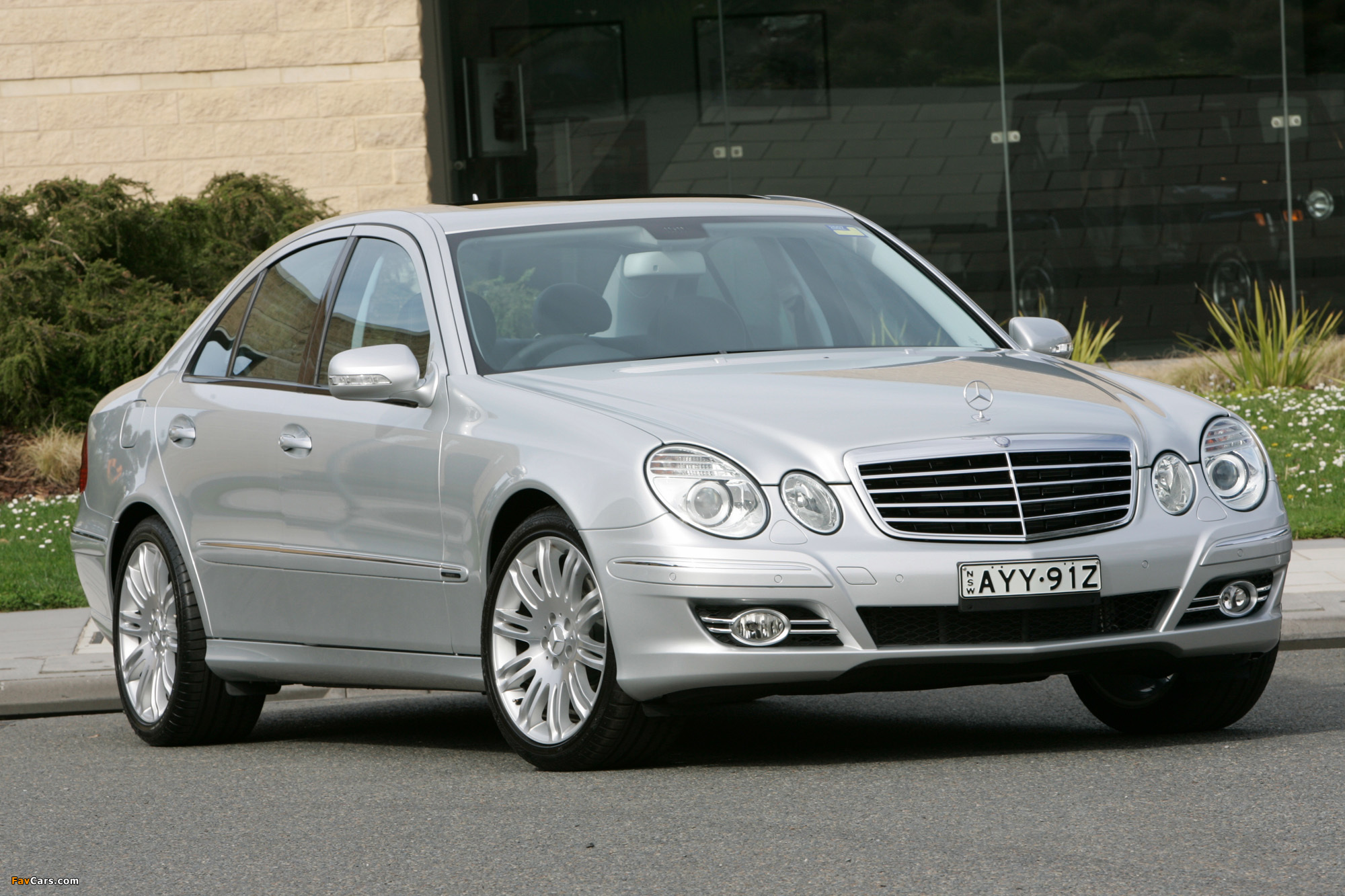 Mercedes-Benz E 500 AU-spec (W211) 2006–09 images (2000 x 1333)