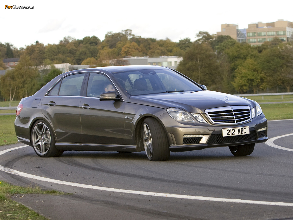 Mercedes-Benz E 63 AMG UK-spec (W212) 2009–11 images (1024 x 768)