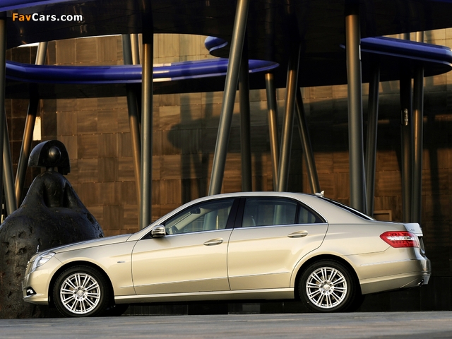 Mercedes-Benz E 250 CGI (W212) 2009–12 images (640 x 480)