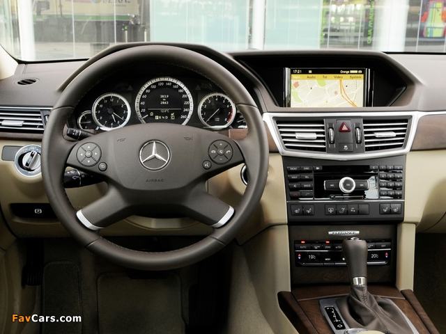 Mercedes-Benz E 250 CGI (W212) 2009–12 images (640 x 480)