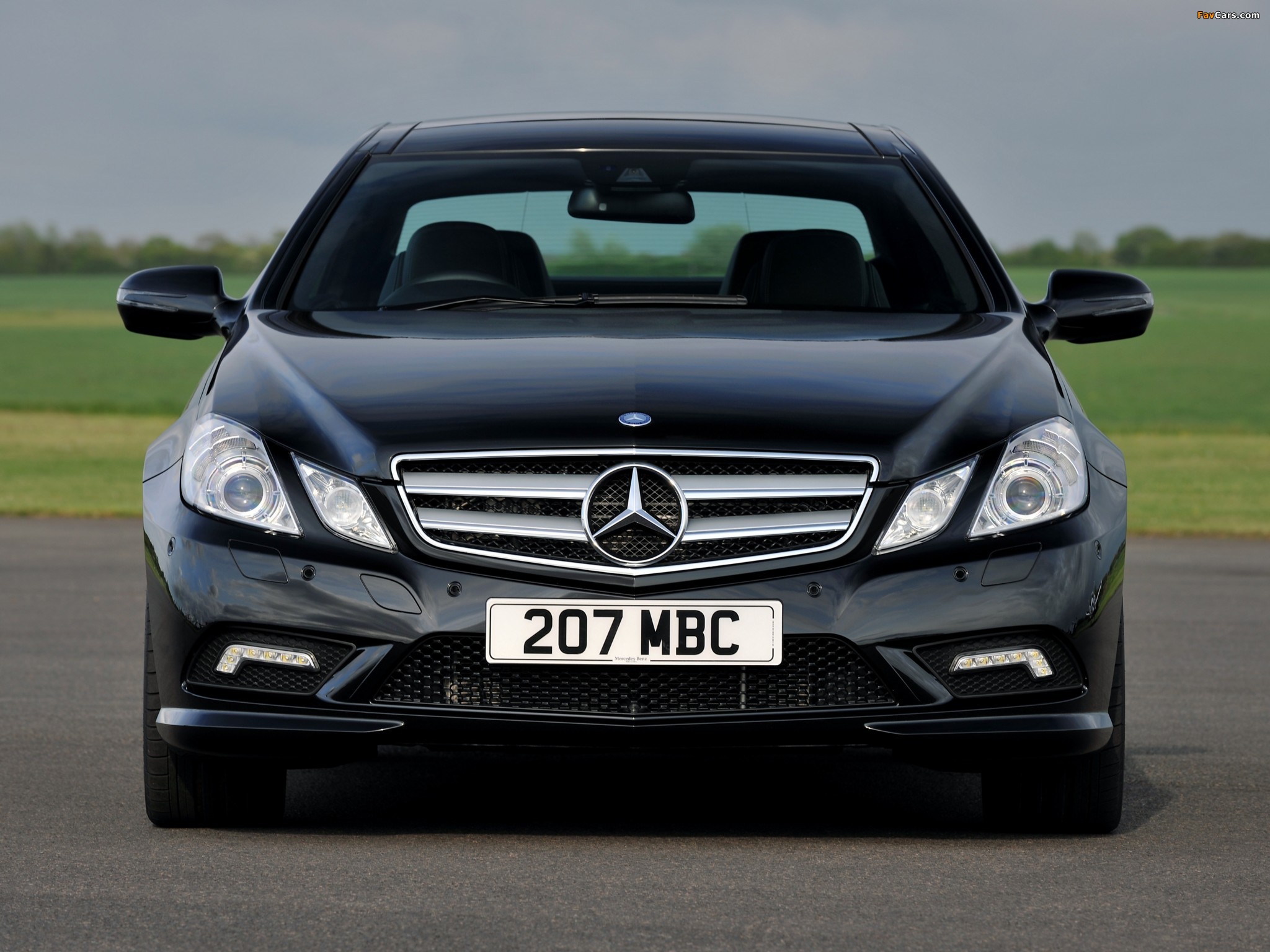 Mercedes-Benz E 500 Coupe AMG Sports Package UK-spec (C207) 2009–12 images (2048 x 1536)