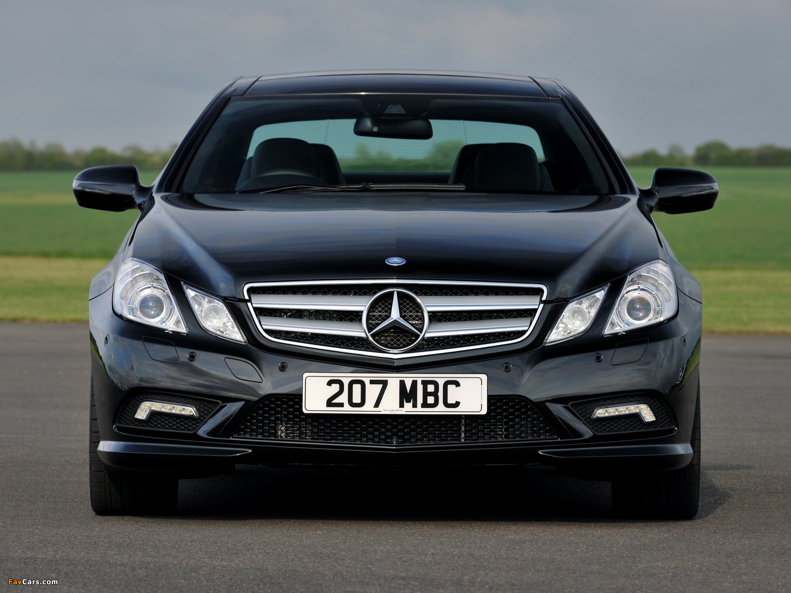 Mercedes-Benz E 500 Coupe AMG Sports Package UK-spec (C207) 2009–12 images (1600 x 1200)
