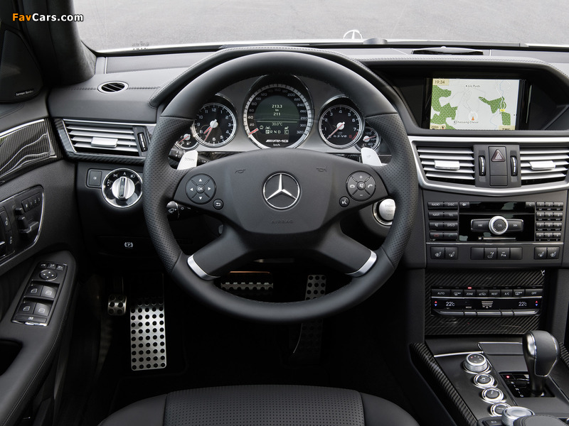 Mercedes-Benz E 63 AMG Estate (S212) 2009–11 images (800 x 600)