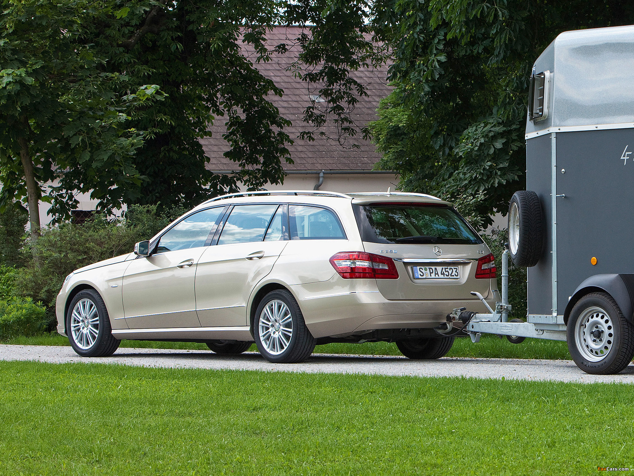 Mercedes-Benz E 250 CDI Estate (S212) 2009–12 images (2048 x 1536)