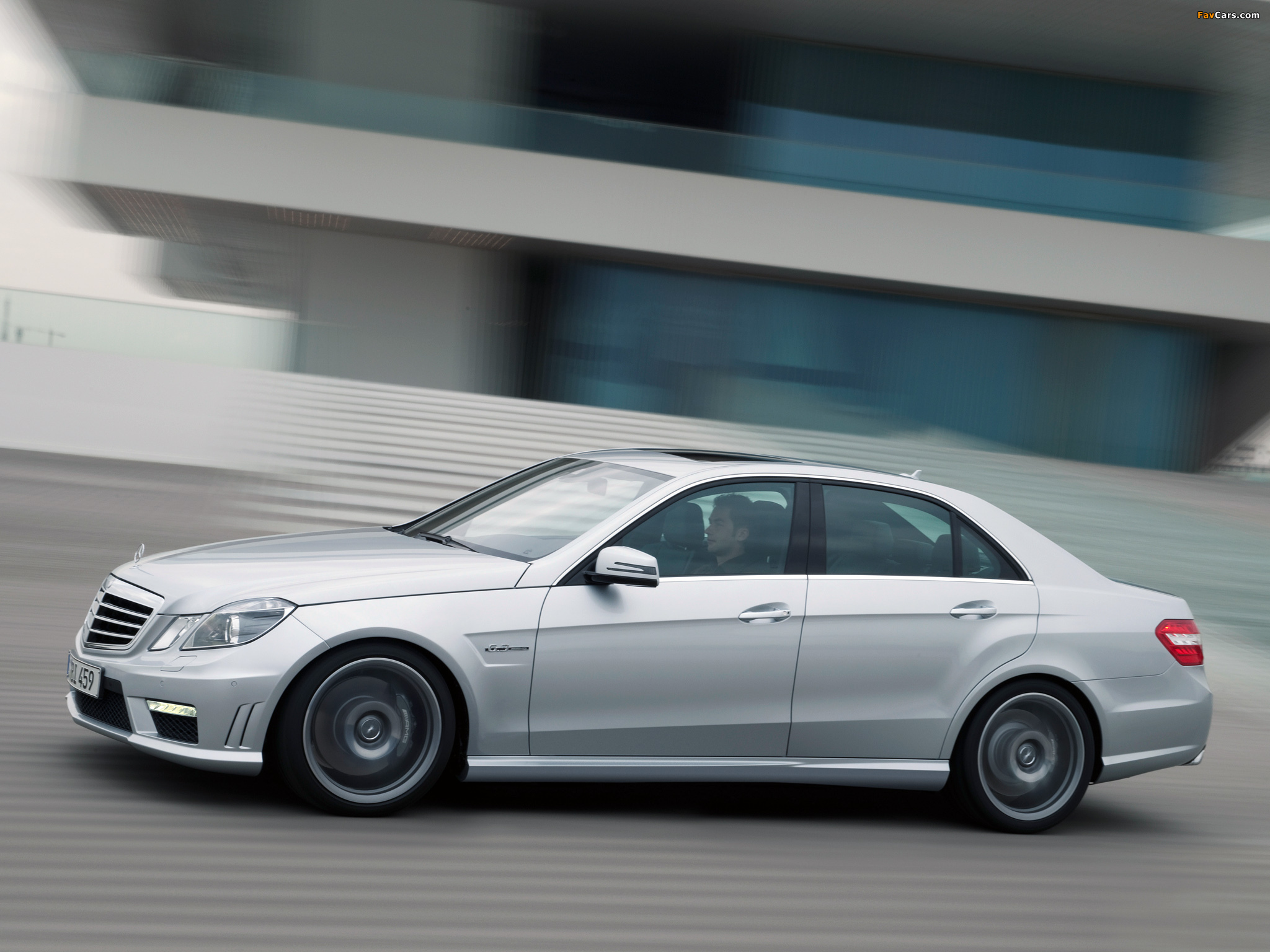 Mercedes-Benz E 63 AMG (W212) 2009–11 images (2048 x 1536)