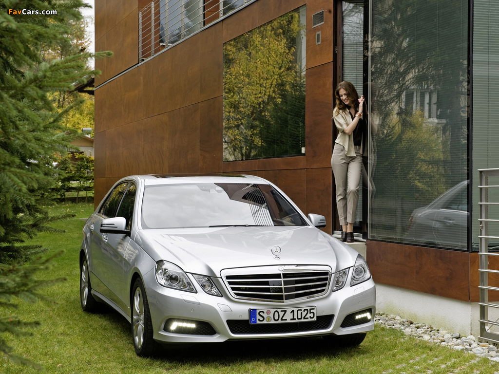 Mercedes-Benz E 500 (W212) 2009–12 images (1024 x 768)