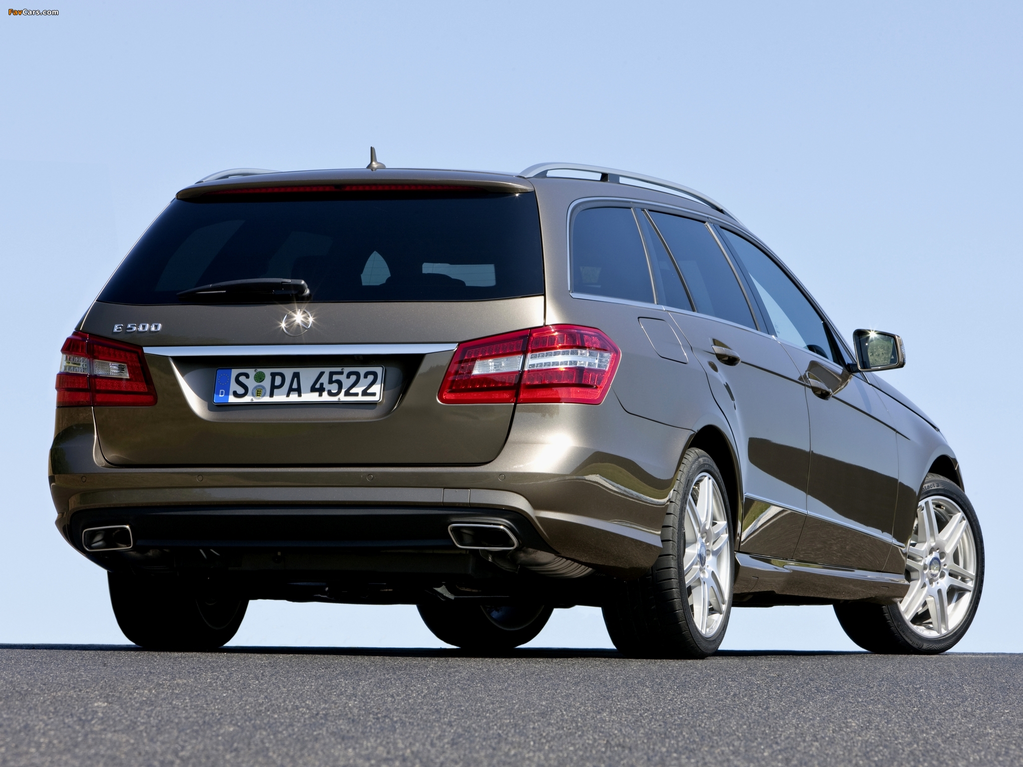 Mercedes-Benz E 500 AMG Sports Package Estate (S212) 2009–12 images (2048 x 1536)