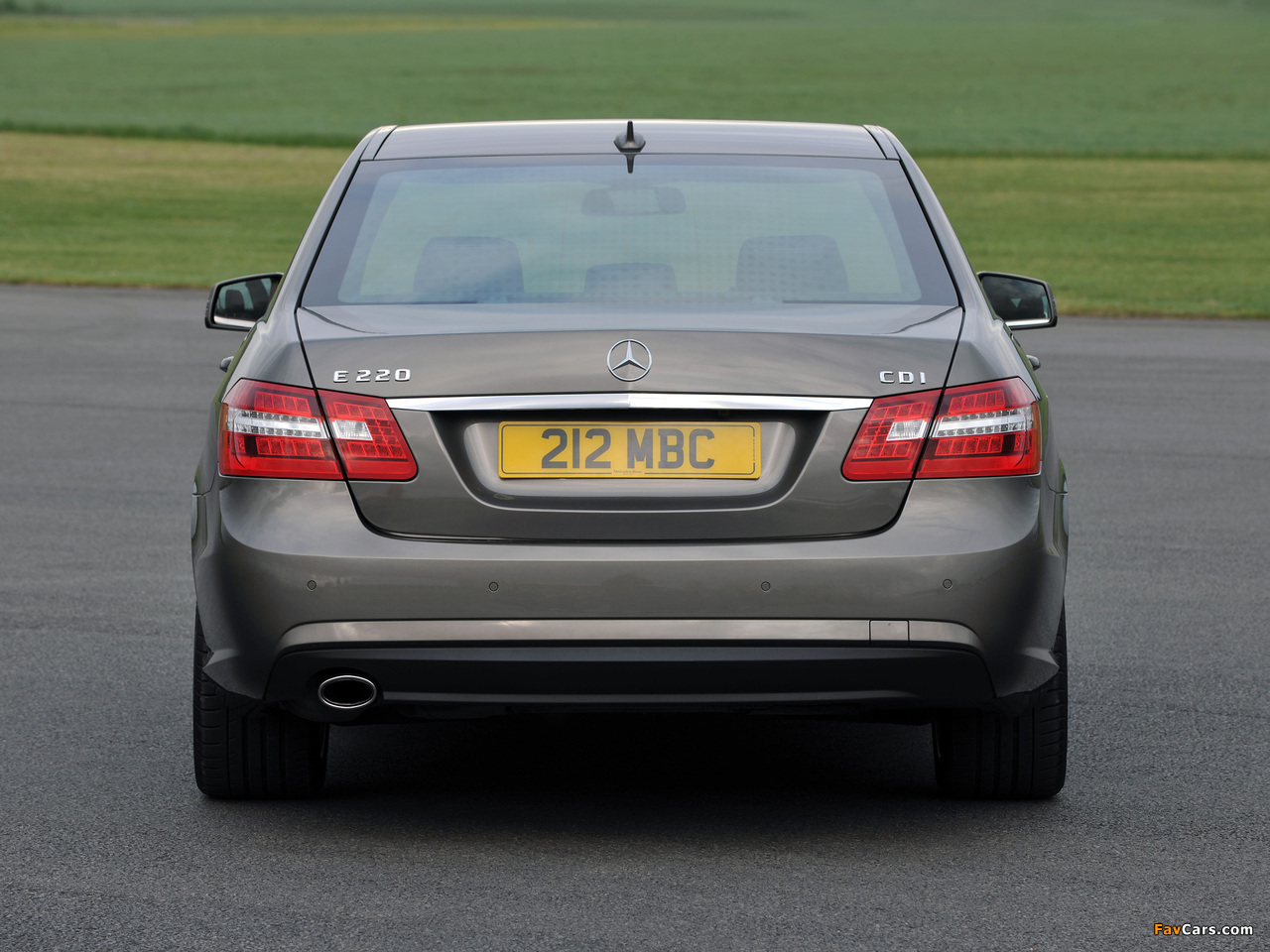 Mercedes-Benz E 220 CDI AMG Sports Package UK-spec (W212) 2009–12 images (1280 x 960)