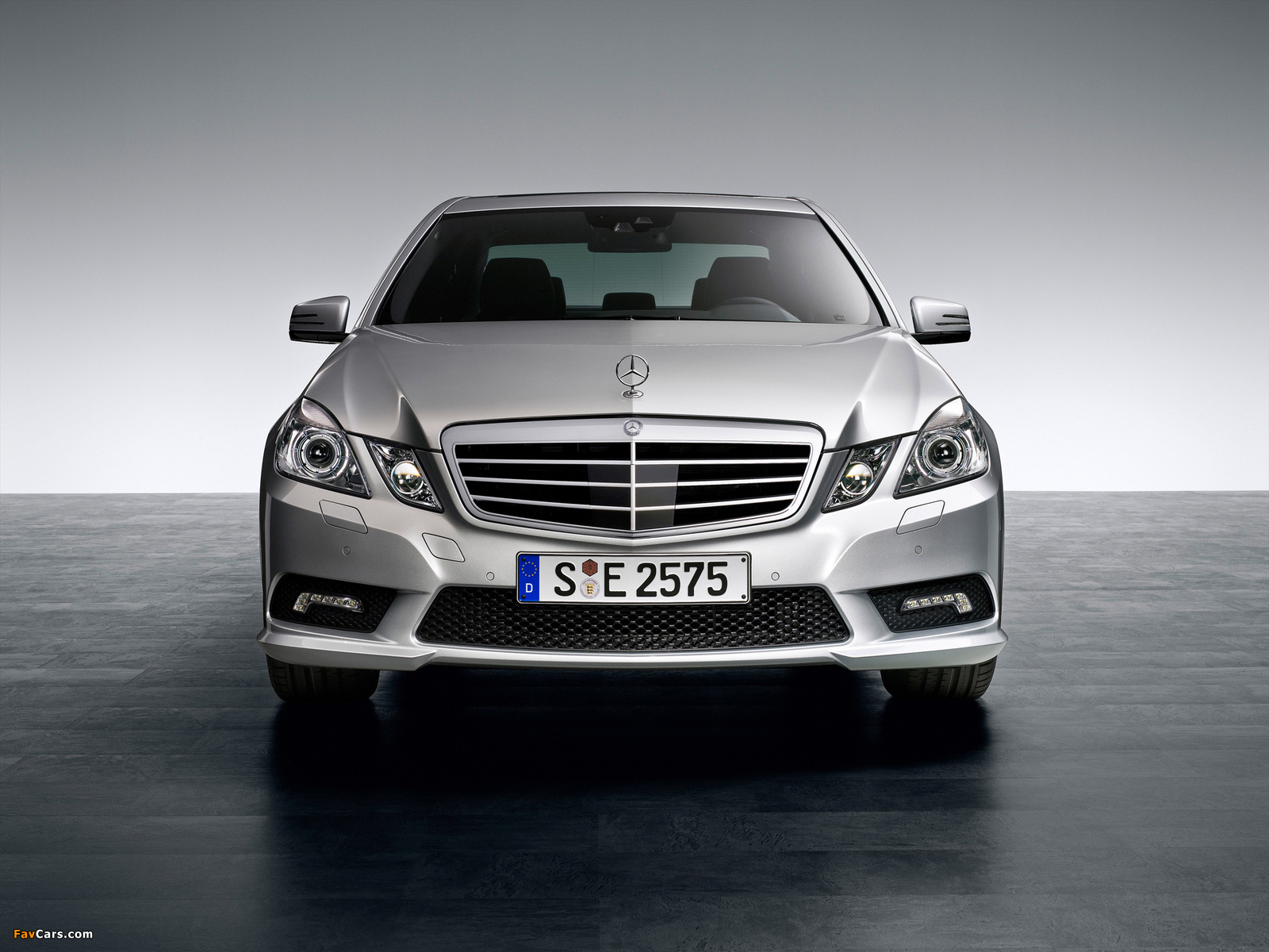 Mercedes-Benz E 500 AMG Sports Package (W212) 2009–12 photos (1600 x 1200)