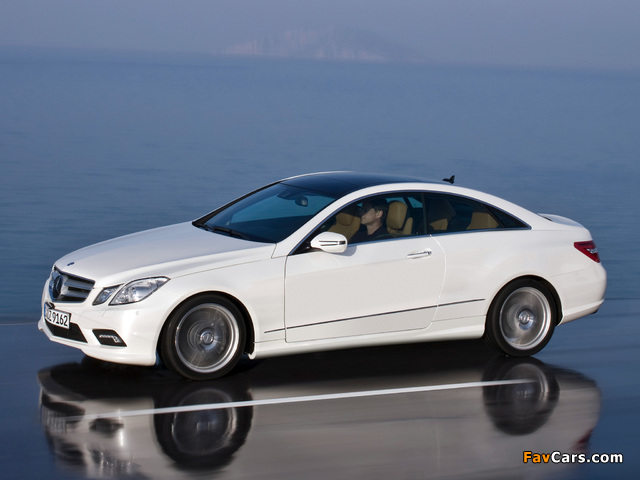 Mercedes-Benz E 500 Coupe AMG Sports Package (C207) 2009–12 photos (640 x 480)